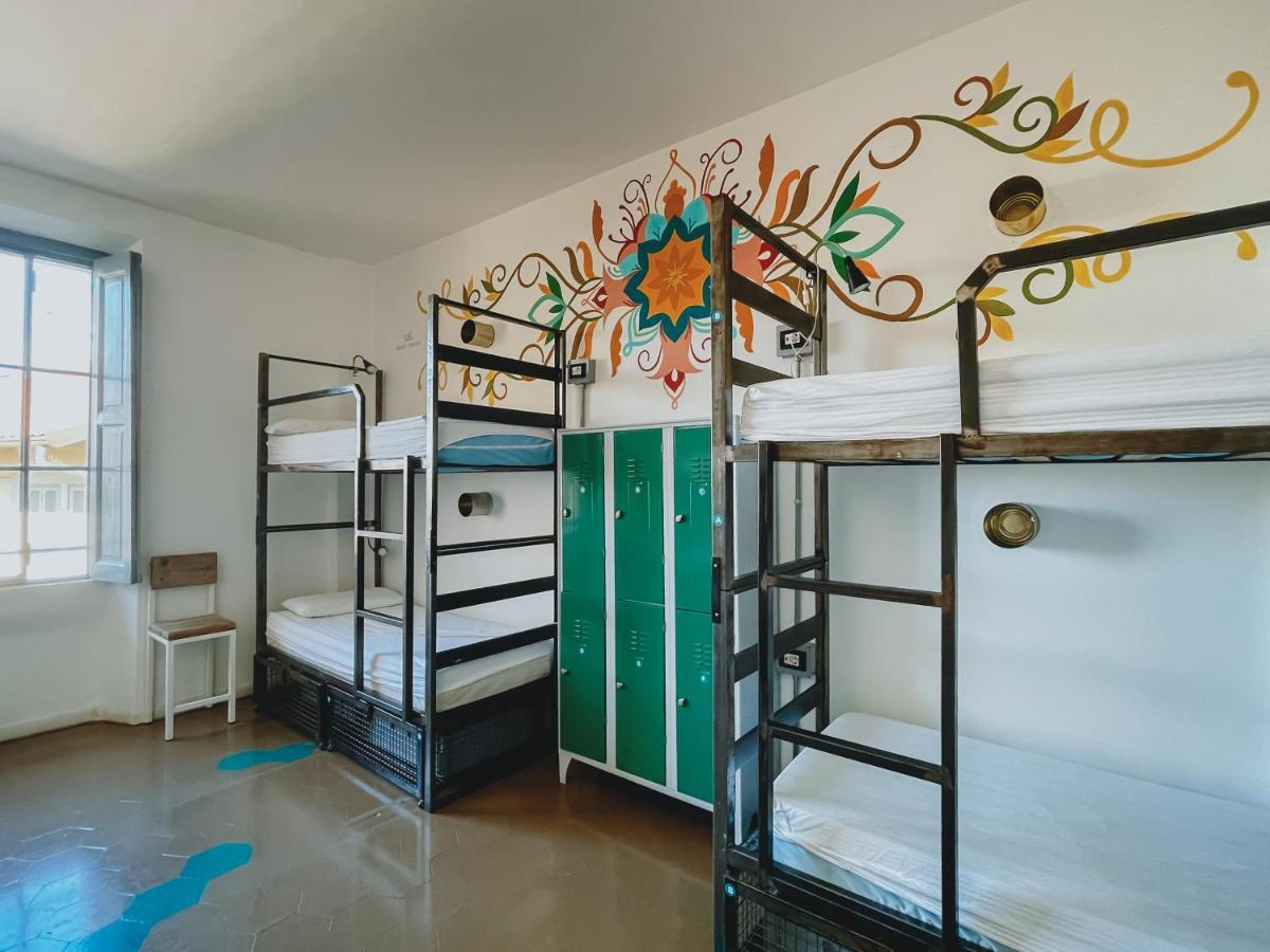 Single Bed Female Dormitory Room 8 Beds,1321672456:JPEG